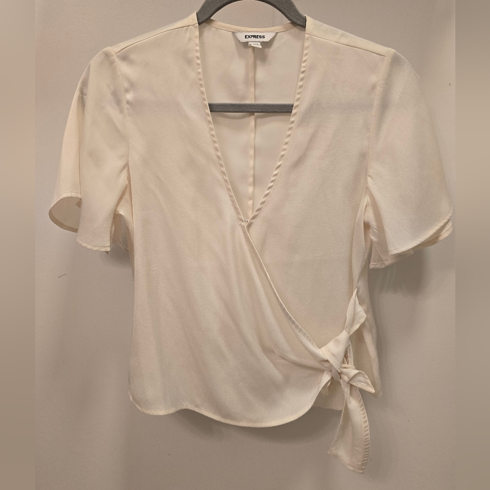 Express White Top w/side Tie